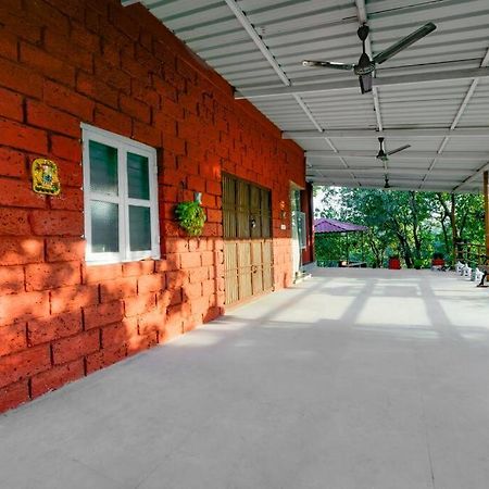 Lobville Homestay Karjat Eksteriør billede