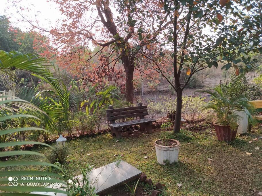 Lobville Homestay Karjat Eksteriør billede