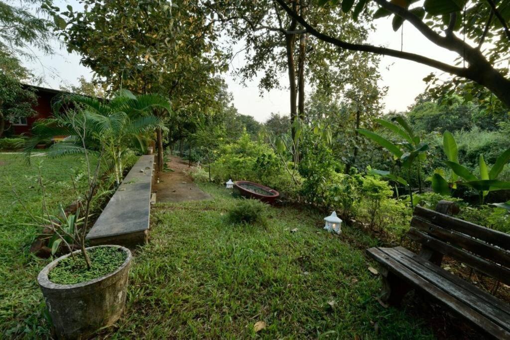 Lobville Homestay Karjat Eksteriør billede